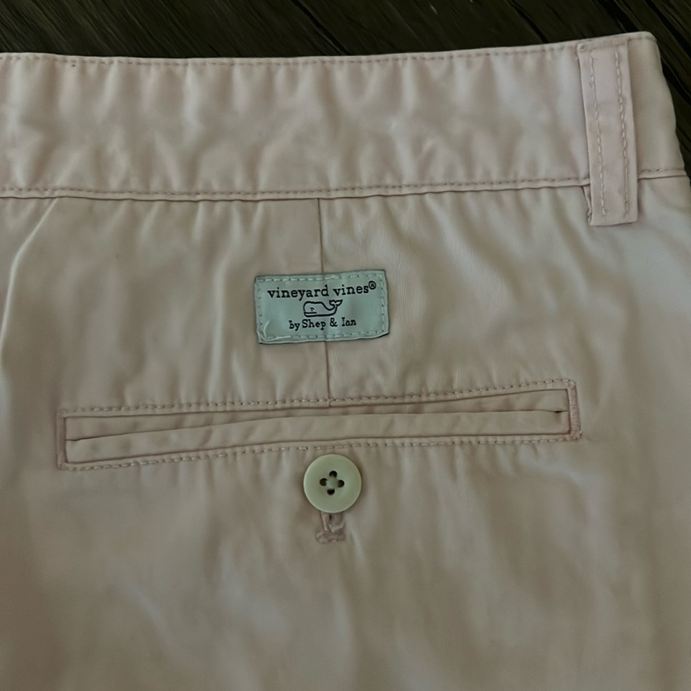 Vineyard vines pink shorts